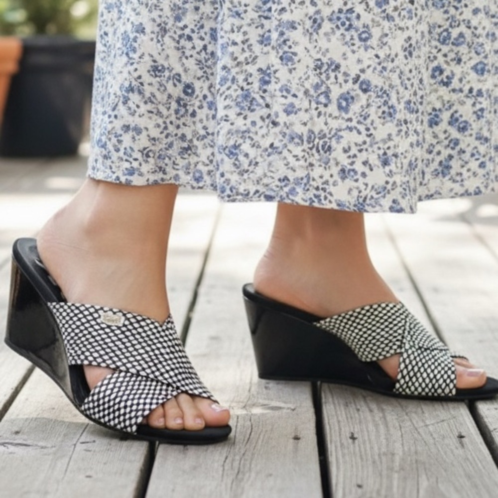 Anne Klein black & white wedge sandals, 10